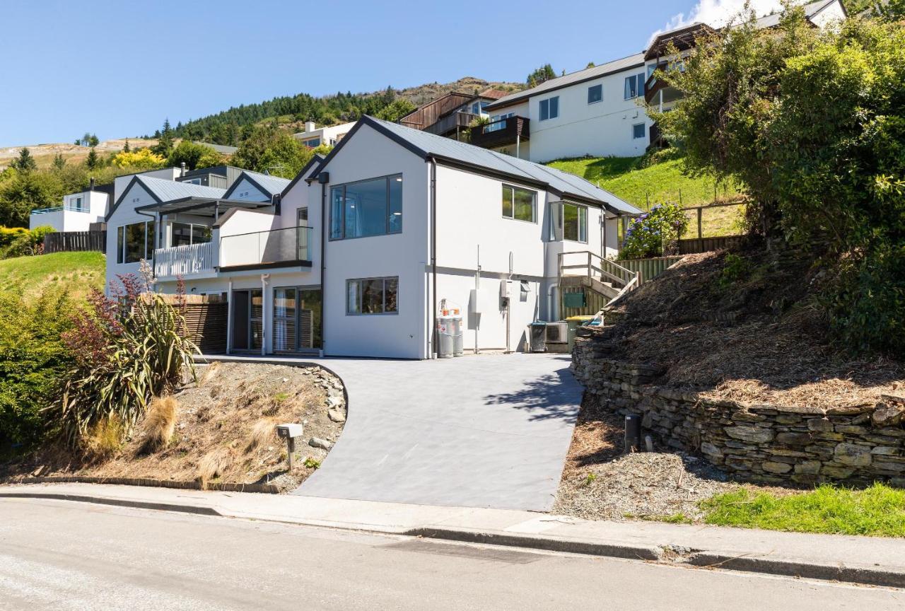 Lovely Marina Views And Sunny Balcony Queenstown Exteriör bild